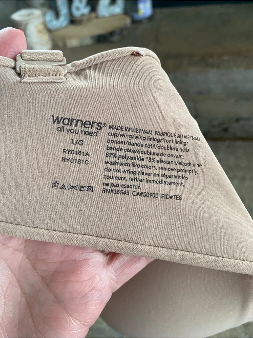 Warner’s Smoothing Nude Wireless Convertible Bra: Large